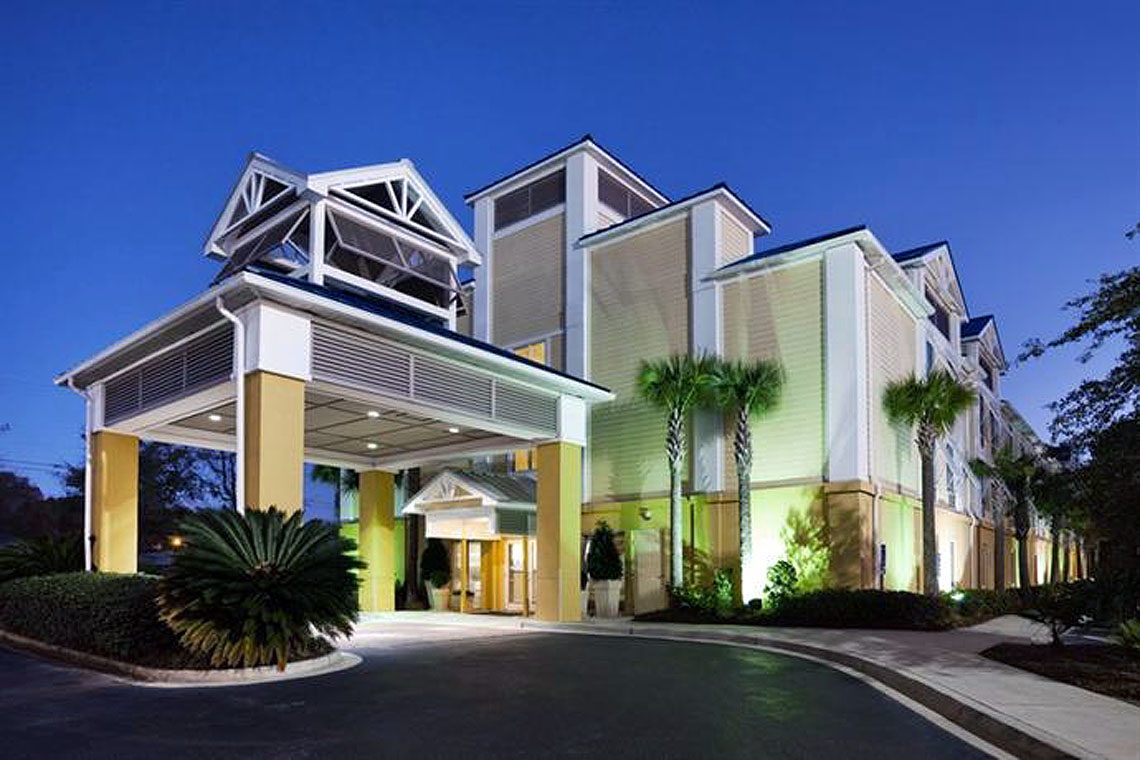 Holiday Inn Express Charleston US Hwy 17 & I-526 - Charleston-SC.com