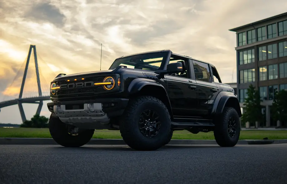 Ford Raptor Bronco