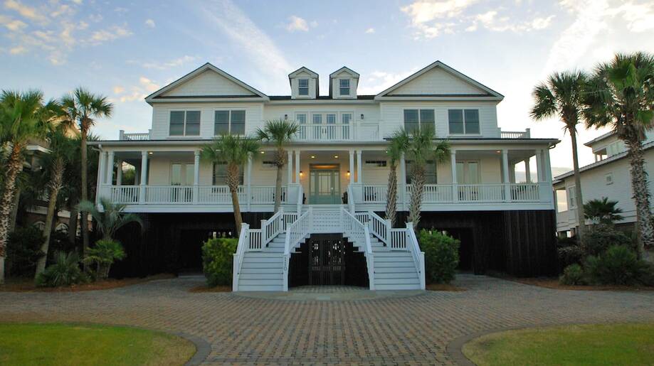 oceanfront-vacation-rental-home-in-isle-of-palms-sc-settings