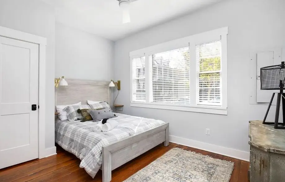 3BR Near King St with Shared Garden & Pe...