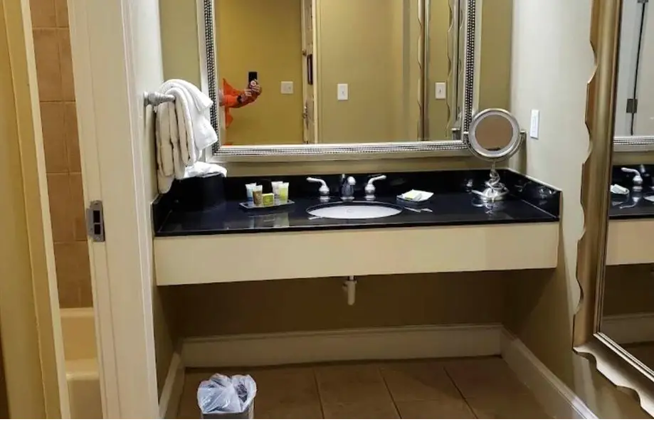 Enchanting studio in charming Charleston...